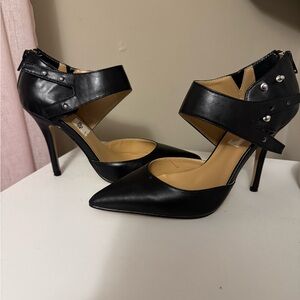 Black heels size 7.5